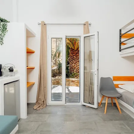 Maria's Place 5 *