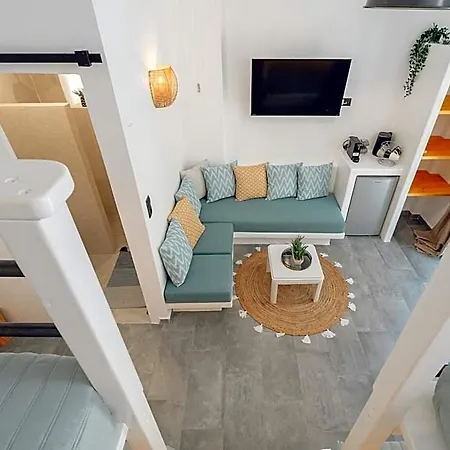 Maria's Place 5 *